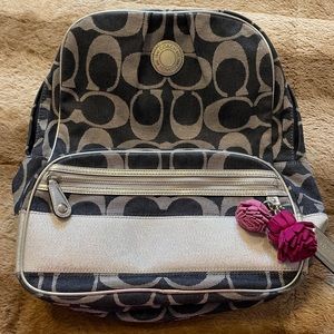 EUC COACH BACKPACK NAVY & SILVER